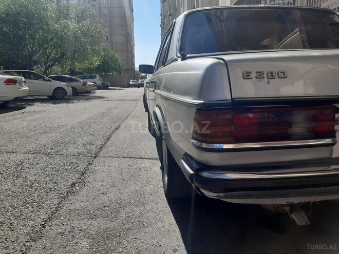 Mercedes E 280 1980, 190,000 km - 2.8 l - Bakı
