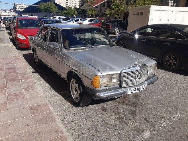 Mercedes E 280 1980, 190,000 km - 2.8 l - Bakı
