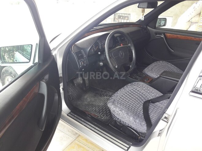 Mercedes C 240 1997, 297,986 km - 2.4 l - Tovuz