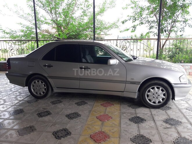 Mercedes C 240 1997, 297,986 km - 2.4 l - Tovuz