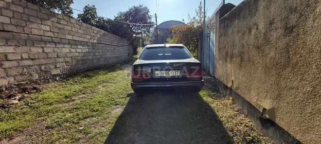 Mercedes E 240 1998, 237,000 km - 2.4 l - Tovuz