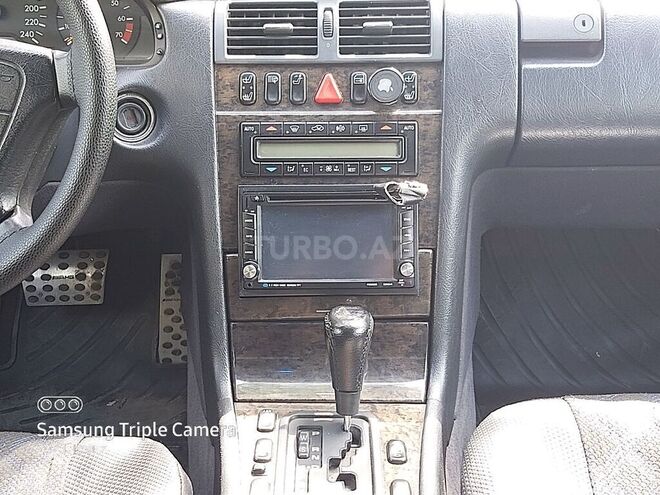 Mercedes E 240 1998, 237,000 km - 2.4 l - Tovuz