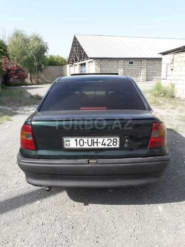 Opel Astra 1994, 300,000 km - 1.6 l - Ucar