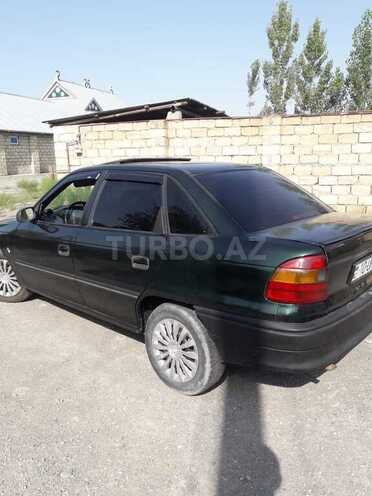 Opel Astra 1994, 300,000 km - 1.6 l - Ucar