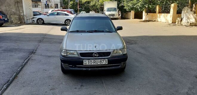 Opel Astra 1997, 195,000 km - 1.6 l - Bakı