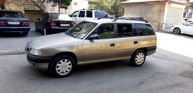 Opel Astra 1997, 195,000 km - 1.6 l - Bakı