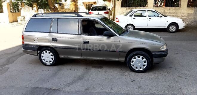 Opel Astra 1997, 195,000 km - 1.6 l - Bakı