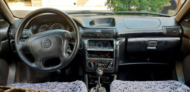 Opel Astra 1997, 195,000 km - 1.6 l - Bakı