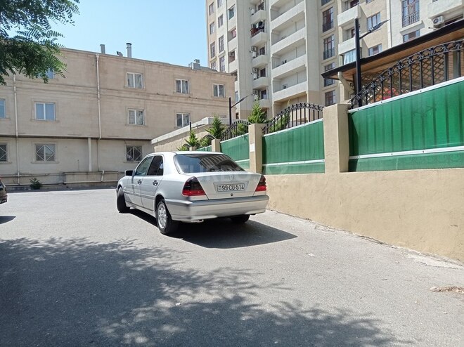 Mercedes C 220 1999, 410,000 km - 2.2 l - Bakı