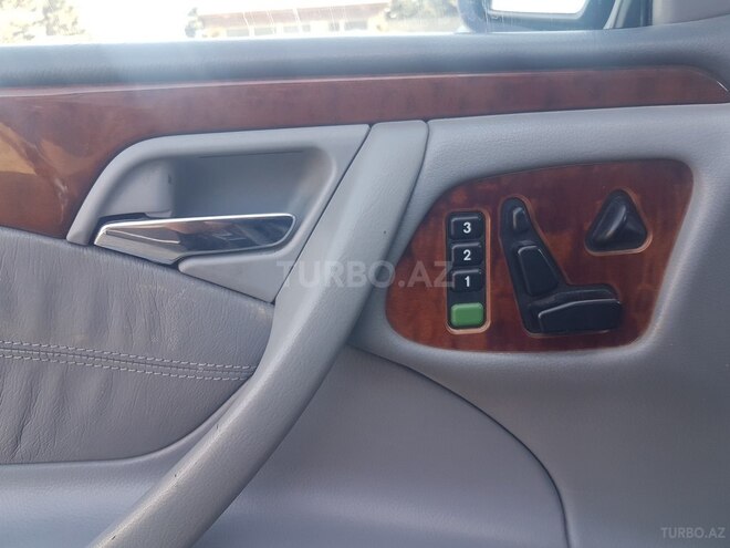 Mercedes E 270 2001, 442,500 km - 2.7 l - Bakı