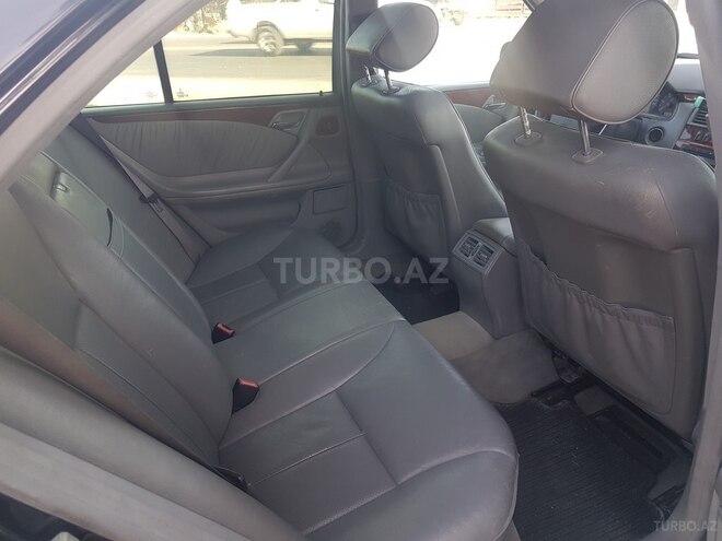 Mercedes E 270 2001, 442,500 km - 2.7 l - Bakı