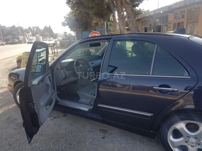 Mercedes E 270 2001, 442,500 km - 2.7 l - Bakı