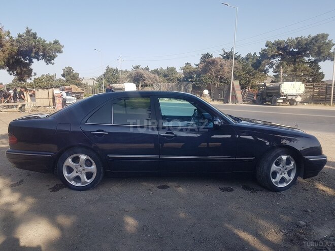 Mercedes E 270 2001, 442,500 km - 2.7 l - Bakı