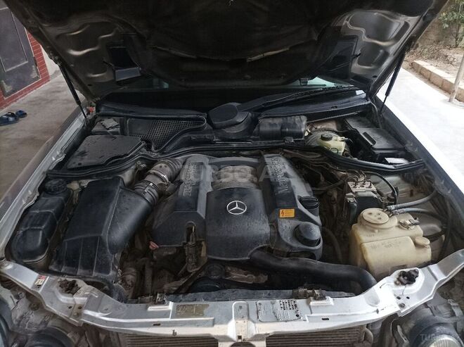 Mercedes E 280 2000, 336,306 km - 2.8 l - Bakı