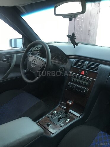 Mercedes E 230 1996, 245,678 km - 2.3 l - Bakı