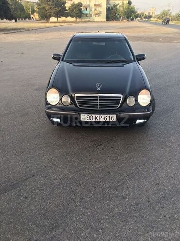 Mercedes E 320 2001, 300,000 km - 3.2 l - Bakı