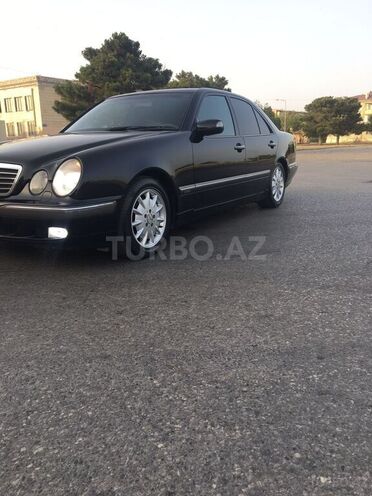 Mercedes E 320 2001, 300,000 km - 3.2 l - Bakı