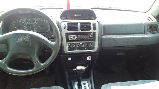 Mitsubishi Pajero io 2001, 250,000 km - 2.0 l - Sumqayıt