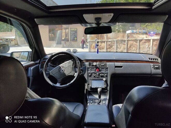 Mercedes E 240 1999, 390,000 km - 2.4 l - Sumqayıt