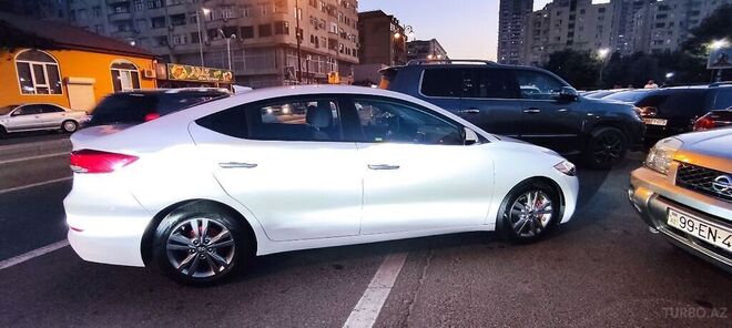 Hyundai Elantra 2017, 160,000 km - 2.0 л - Bakı