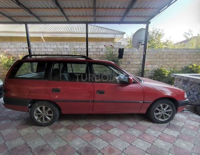 Opel Astra 1996, 251,839 km - 1.6 l - Şəki