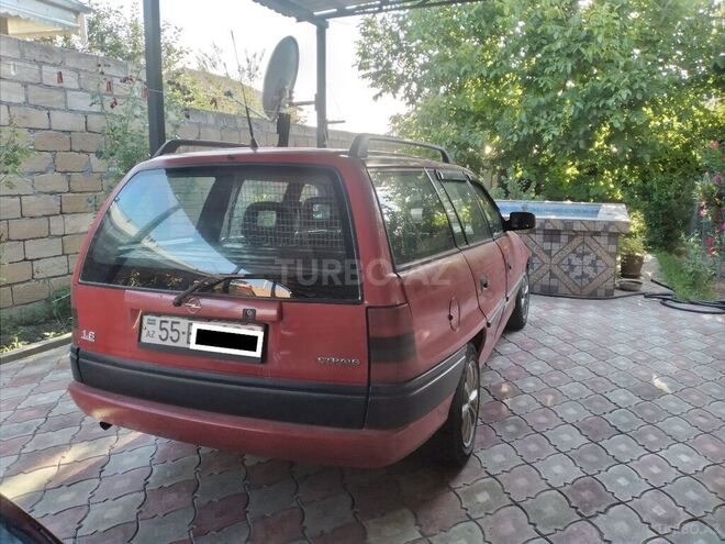 Opel Astra 1996, 251,839 km - 1.6 l - Şəki