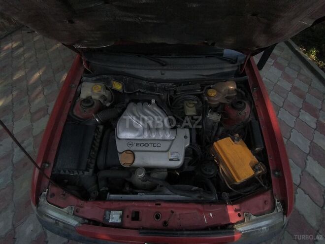 Opel Astra 1996, 251,839 km - 1.6 l - Şəki