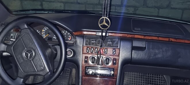 Mercedes E 230 1997, 218,595 km - 2.3 l - Masallı