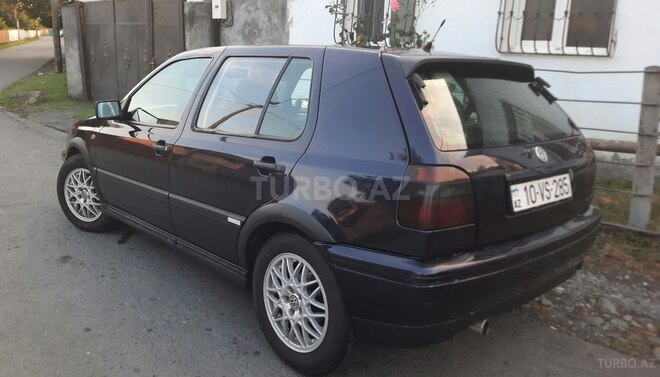 Volkswagen Golf 1995, 164,897 km - 2.0 л - Balakən