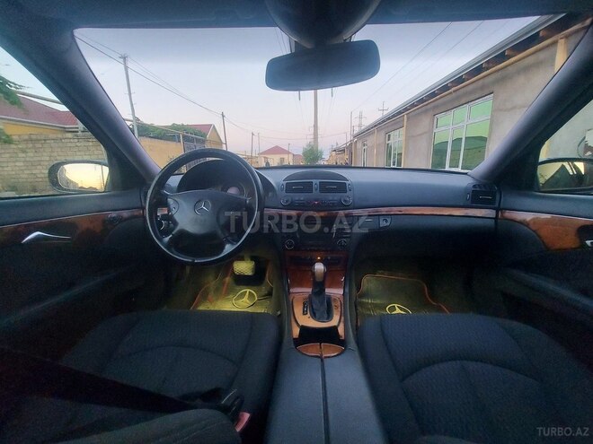 Mercedes E 220 2002, 418,211 km - 2.2 l - Bakı