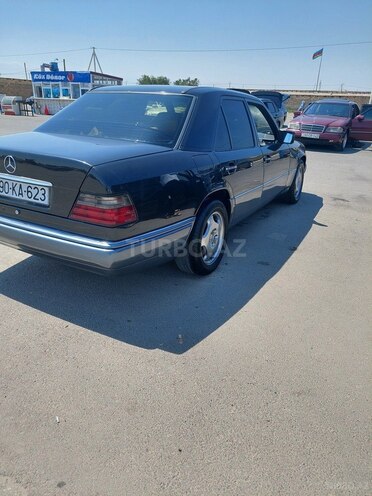 Mercedes E 220 1995, 447,532 km - 2.2 l - Bakı