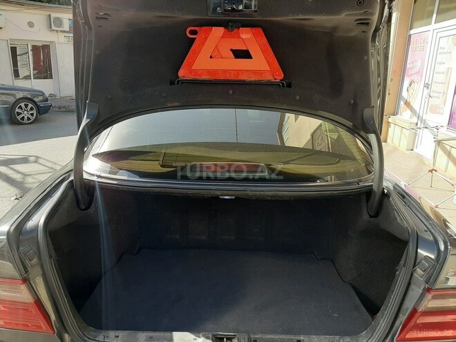 Mercedes E 220 2002, 375,000 km - 2.2 l - Bakı