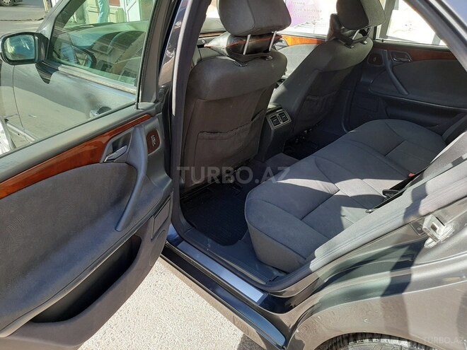 Mercedes E 220 2002, 375,000 km - 2.2 l - Bakı