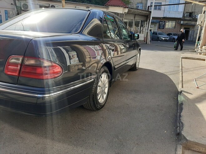 Mercedes E 220 2002, 375,000 km - 2.2 l - Bakı
