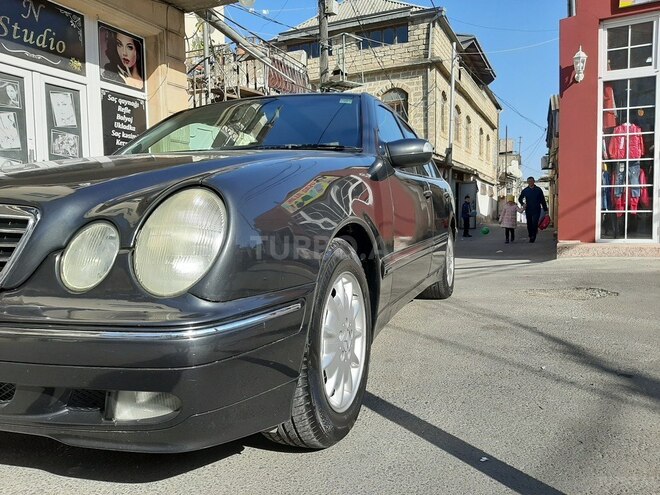 Mercedes E 220 2002, 375,000 km - 2.2 l - Bakı