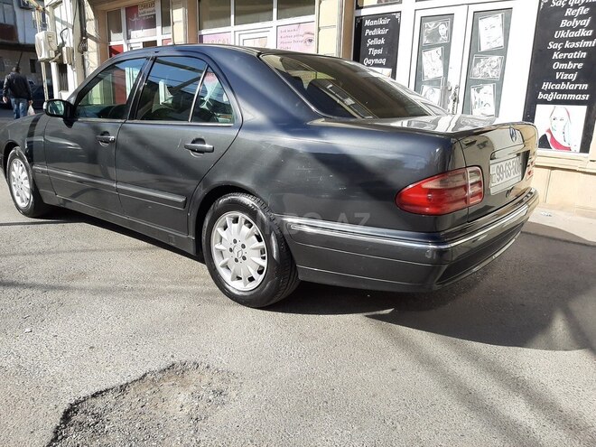 Mercedes E 220 2002, 375,000 km - 2.2 l - Bakı