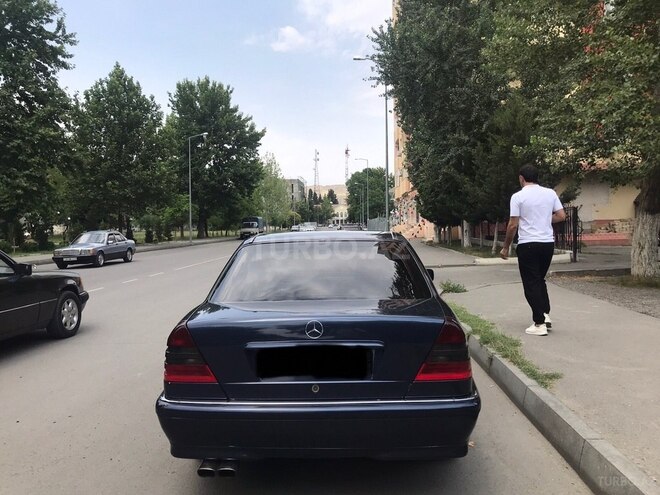 Mercedes C 240 2000, 370,000 km - 2.4 l - Mingəçevir