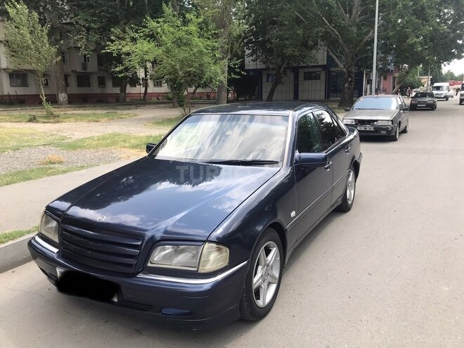 Mercedes C 240 2000, 370,000 km - 2.4 l - Mingəçevir