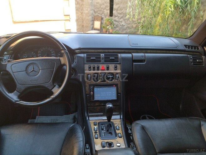Mercedes E 240 1998, 317,000 km - 2.4 l - Sumqayıt