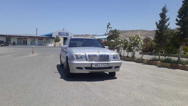 Mercedes C 200 2000, 325,000 km - 2.0 л - Bakı