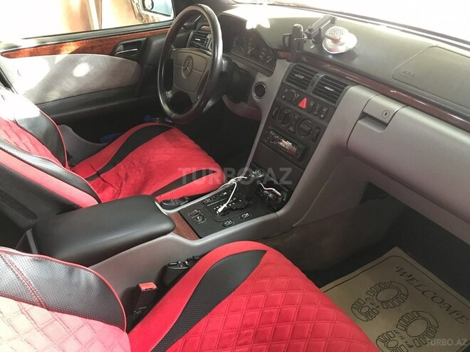 Mercedes E 240 1998, 342,802 km - 2.4 l - Bakı