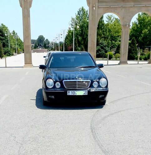 Mercedes E 240 2000, 309,000 km - 2.6 l - Bərdə