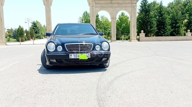 Mercedes E 240 2000, 309,000 km - 2.6 l - Bərdə