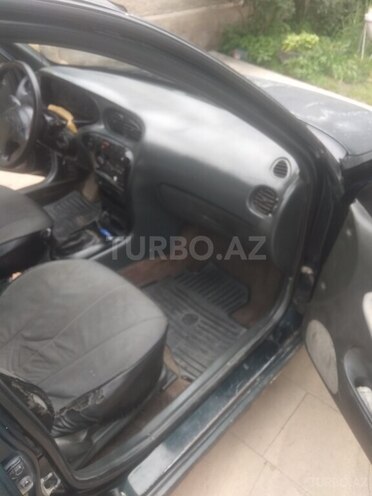 Hyundai Elantra 1996, 160,000 km - 1.6 л - Quba