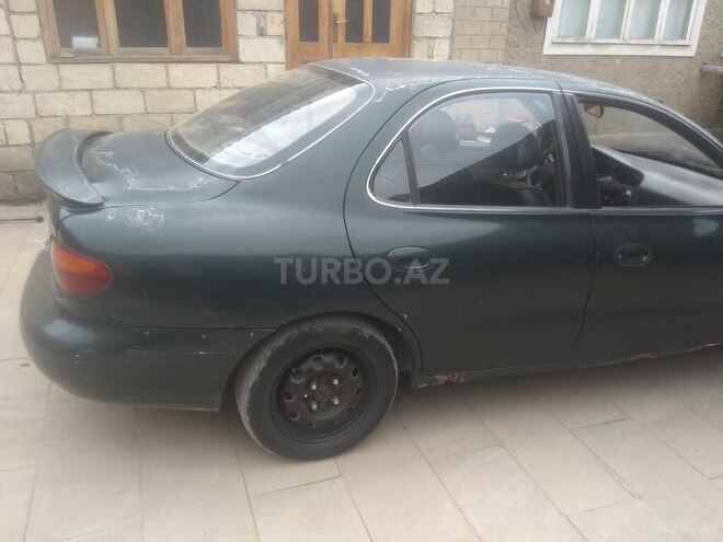 Hyundai Elantra 1996, 160,000 km - 1.6 л - Quba