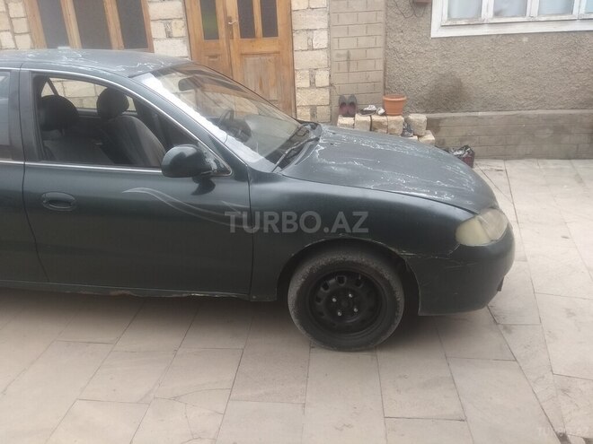 Hyundai Elantra 1996, 160,000 km - 1.6 л - Quba