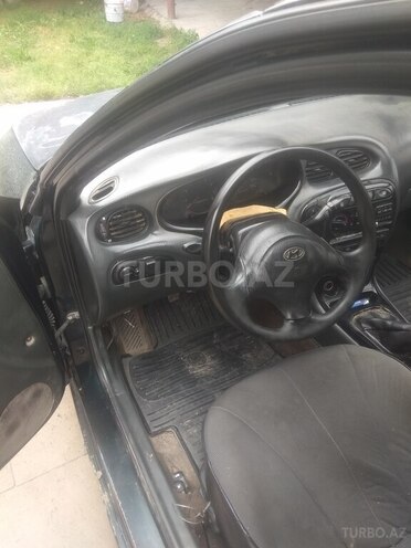 Hyundai Elantra 1996, 160,000 km - 1.6 л - Quba