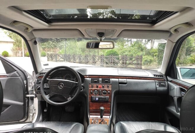 Mercedes E 240 1999, 450,000 km - 2.4 l - Bərdə