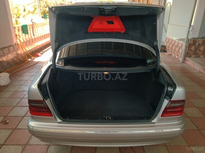 Mercedes E 220 2000, 400,000 km - 2.2 l - Neftçala