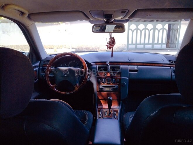 Mercedes E 220 2000, 400,000 km - 2.2 l - Neftçala